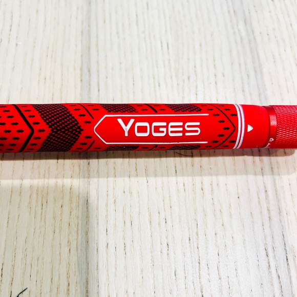 YOGES Adjustable Length VR Golf Club Handle for Meta For Quest 3 or 2 Black/Red - Picture 13 of 15